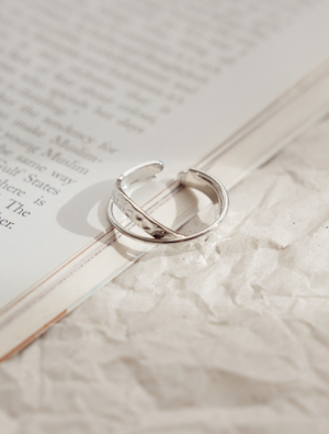 Irregular shape ring